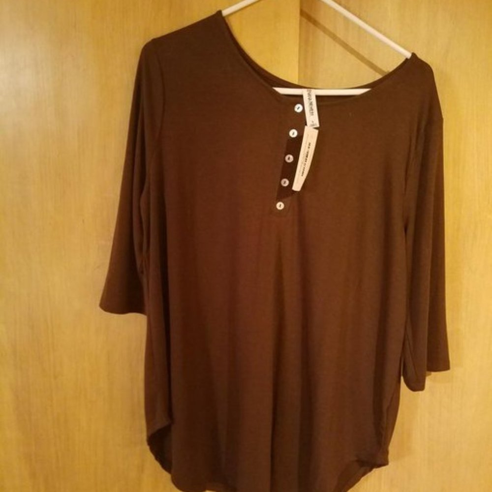 ⭐ Brown half sleeve button up top